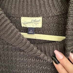 Dark grey knit sweater, medium, Universal Threads, cropped sweater, women’s